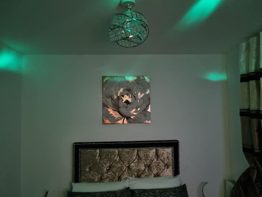 *C.Sani* Setup For Your Most Relaxed & Amazing Stay + Free Parking + Free Fast Wifi * Leeds  Exterior photo