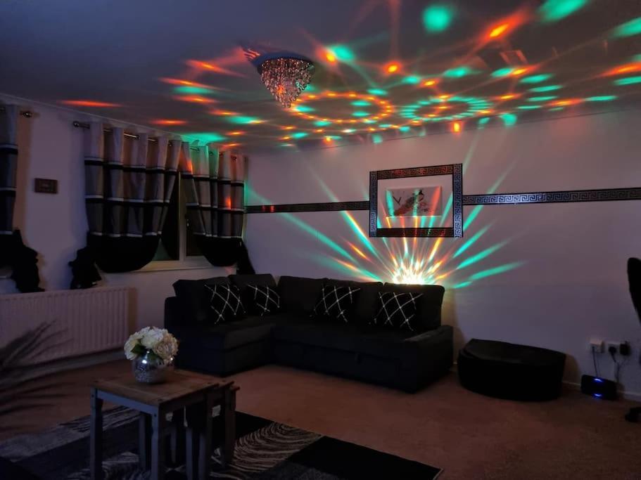 *C.Sani* Setup For Your Most Relaxed & Amazing Stay + Free Parking + Free Fast Wifi * Leeds  Exterior photo